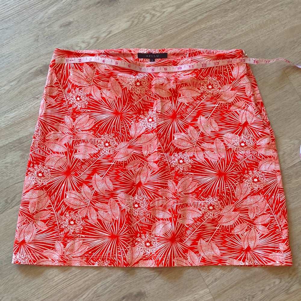 EUC Azulu skirt in Tropical 🌴 Passion Red
